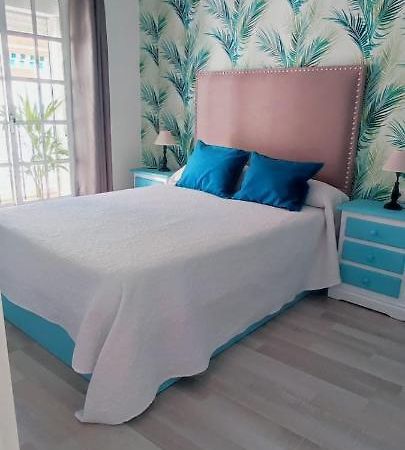Apartamentos Ana'S Cozy Inns ตอร์เรโมลิโนส ภายนอก รูปภาพ