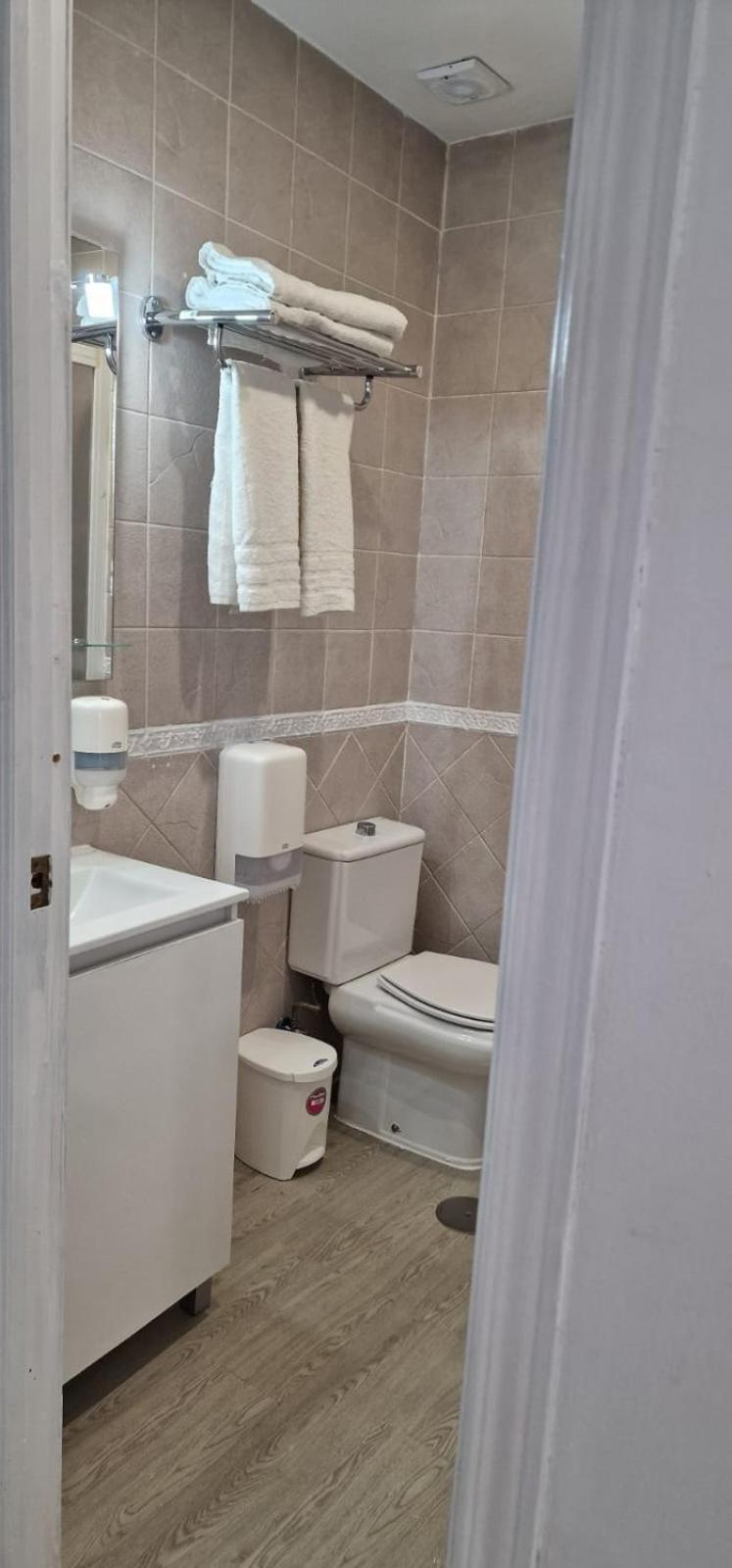 Apartamentos Ana'S Cozy Inns ตอร์เรโมลิโนส ภายนอก รูปภาพ
